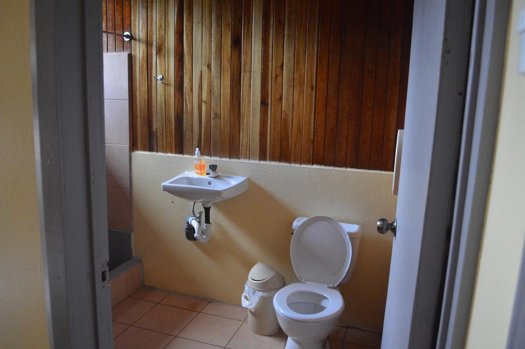 Islas Del Rio Hostel Tirimbina Стая снимка