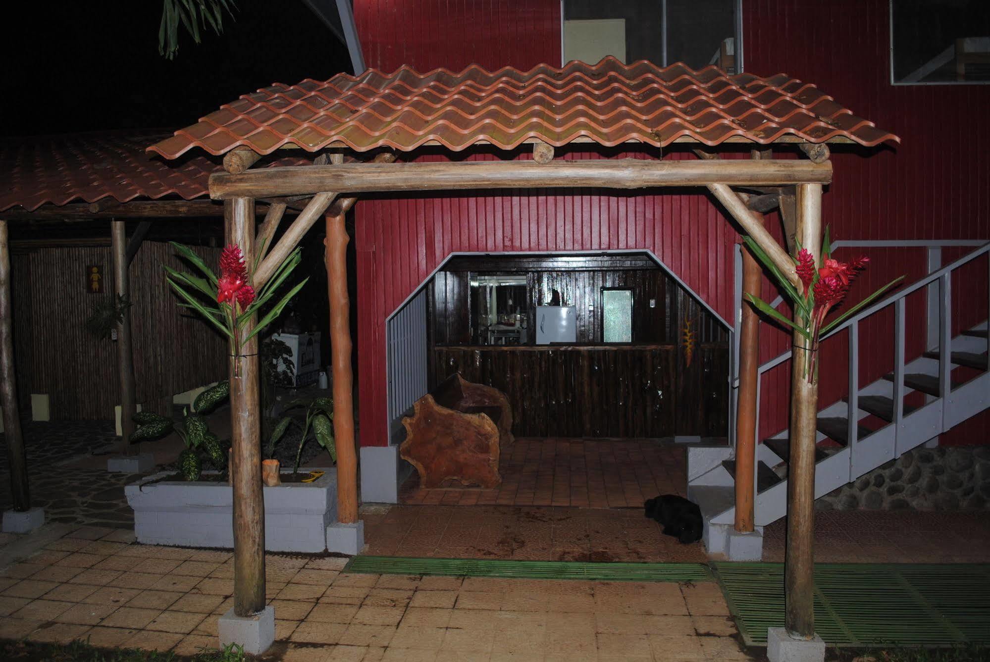 Islas Del Rio Hostel Tirimbina Екстериор снимка